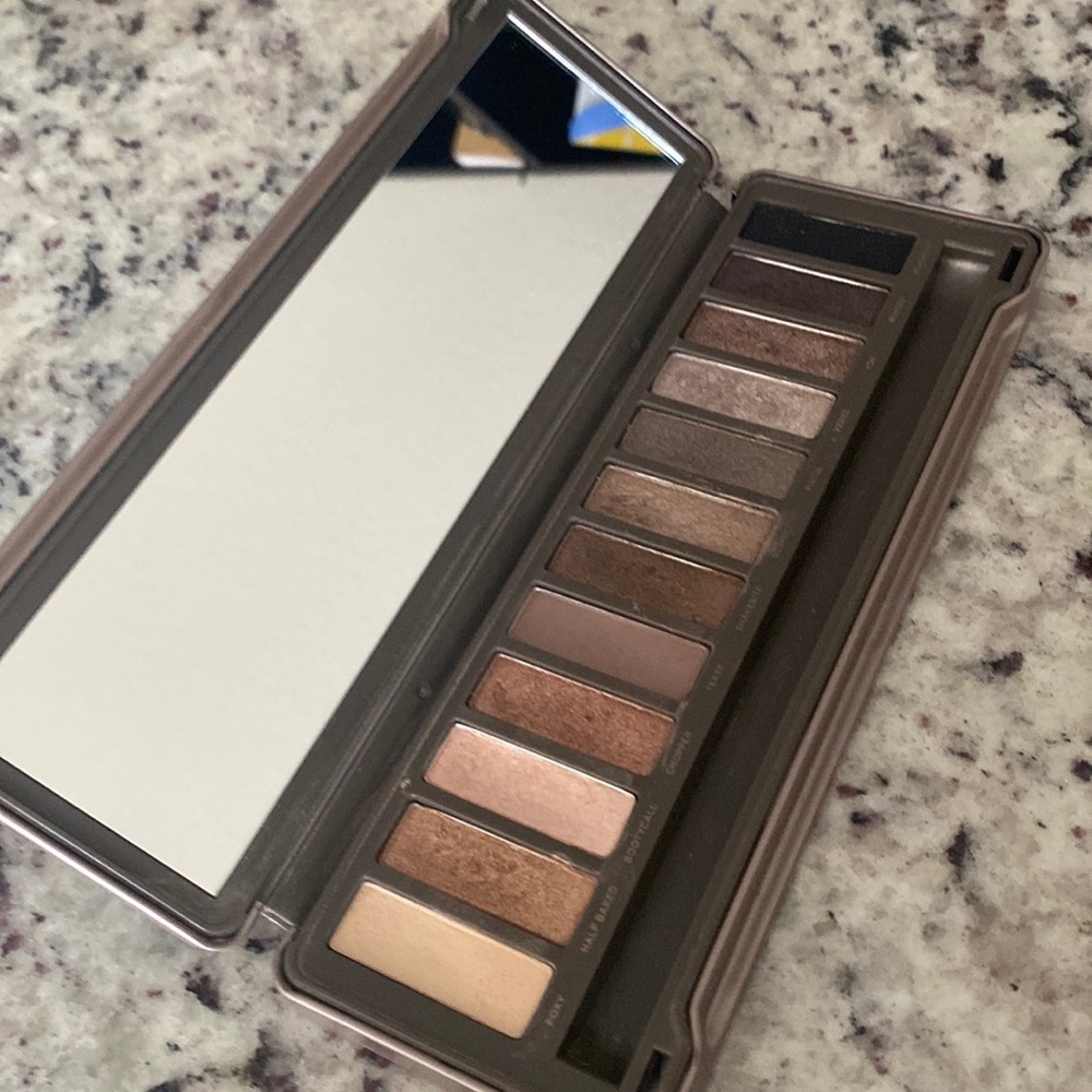 NAKED 2 URBAN DECAY